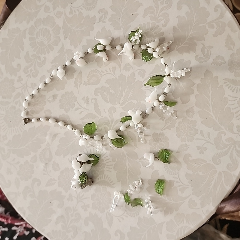 Vintage 1930s Venetian Murano White Bird Green Leaf Necklace Clip Earrings Set